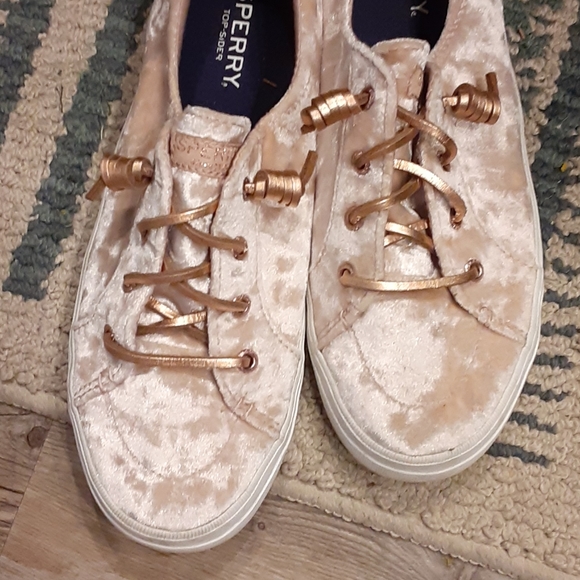 Sneakers - Picture 4 of 4